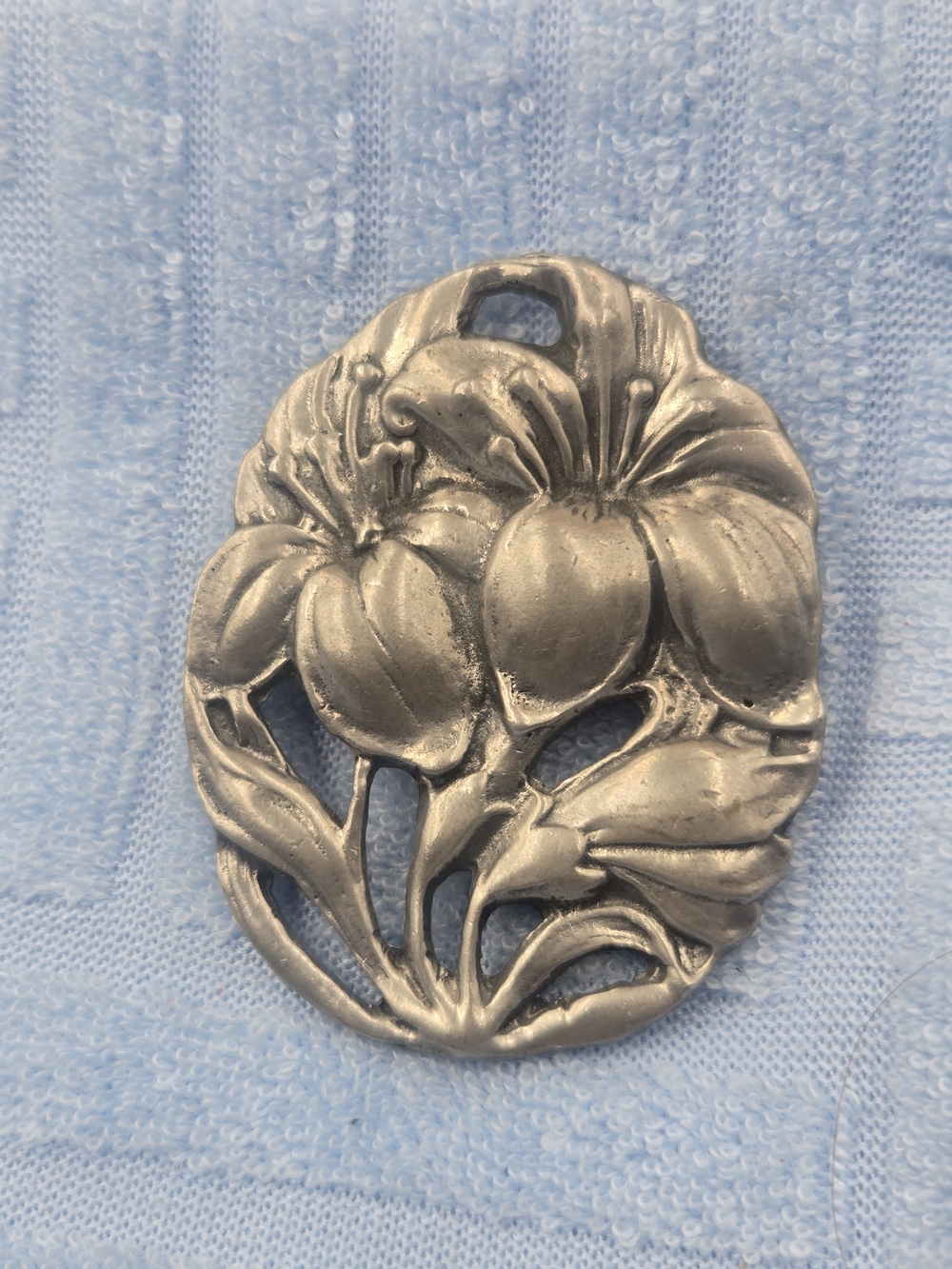 Floral Lily Pewter Pendant - Silver Tone